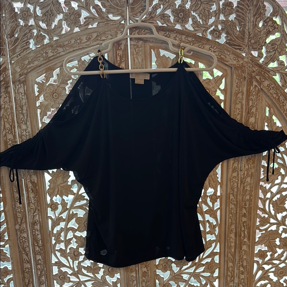 Chic Black Cold Shoulder Top